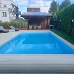Z Basenem Rum i privatbostad