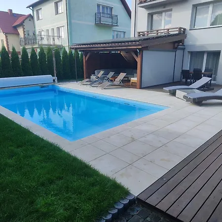 Homestay Z Basenem